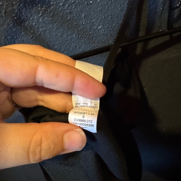 Nike Women's Black High-Neck Sports Bra - Picture 3 of 4